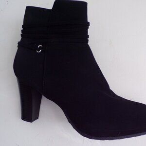 Women's Suede Boots Size 8.5 M NEW